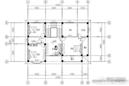 兩個(gè)實(shí)用的農村自建房屋，一個(gè)有六個(gè)房間、三個(gè)大廳和一個(gè)車(chē)庫，另一個(gè)有五個(gè)房間、三個(gè)大廳和套房，滿(mǎn)足你的空間體驗感！